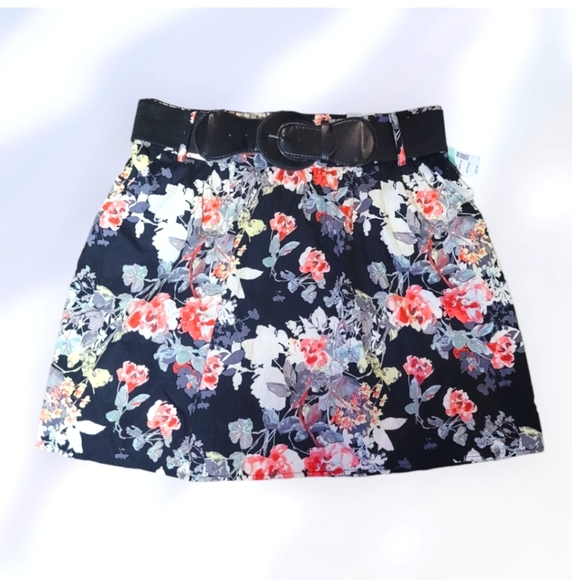 Women's Maurices skirt size Medium - Picture 1 of 2